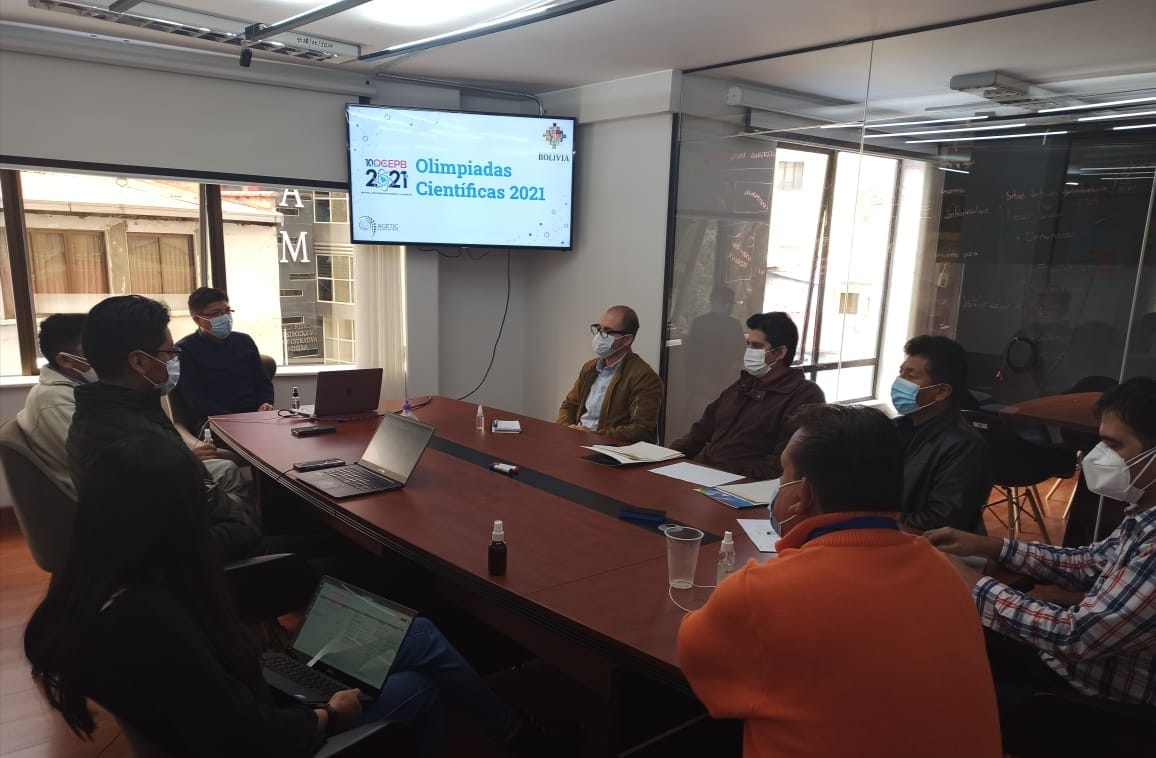 AGETIC y el Viceministerio de Ciencia y tecnología se reunieron para desarrollar un trabajo conjunto del sistema de evaluación para las Olimpiadas Científicas