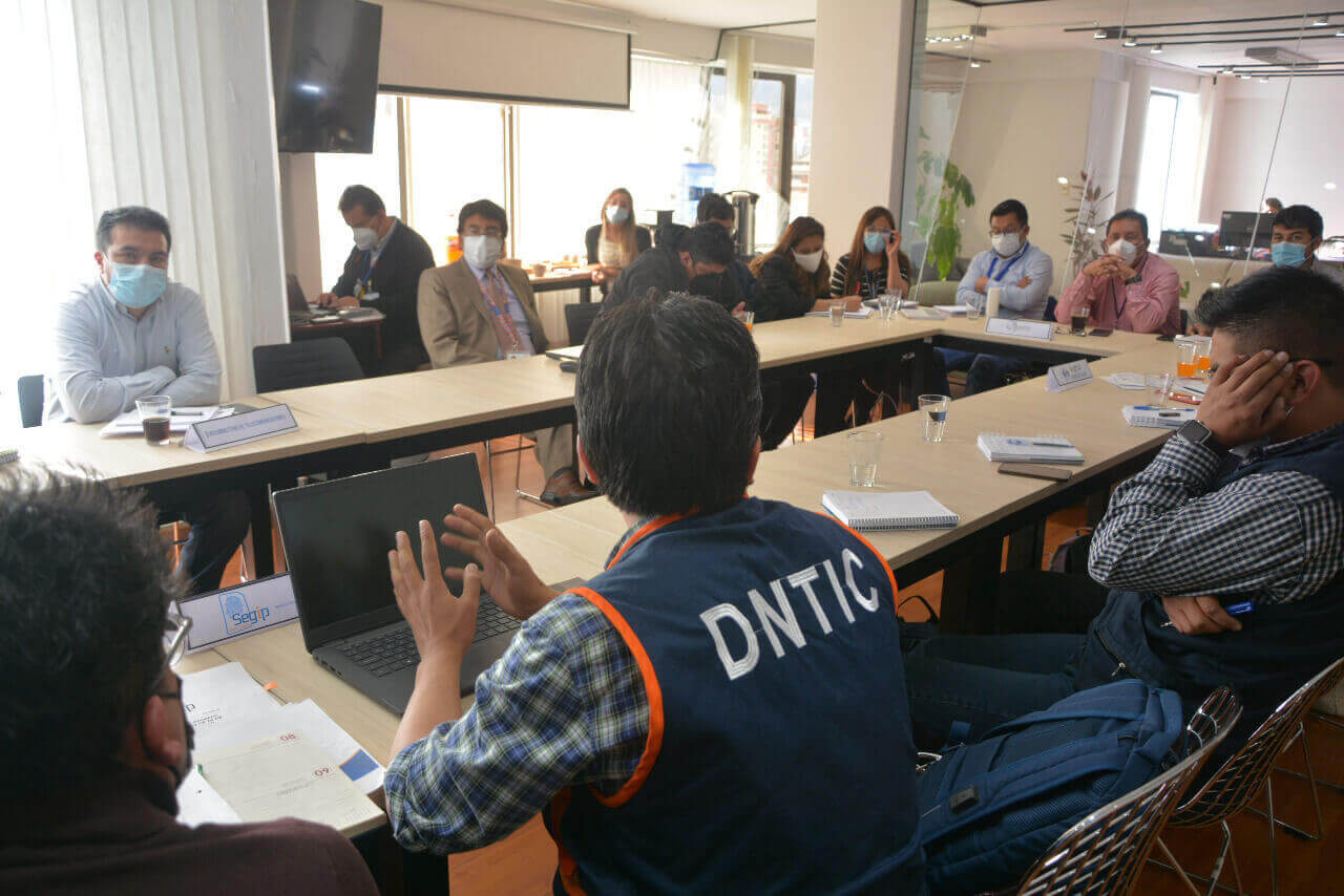 AGETIC lleva a cabo una reunión con diferentes instituciones del Estado para mejorar los servicios de firma digital y Ciudadanía Digital para la población boliviana