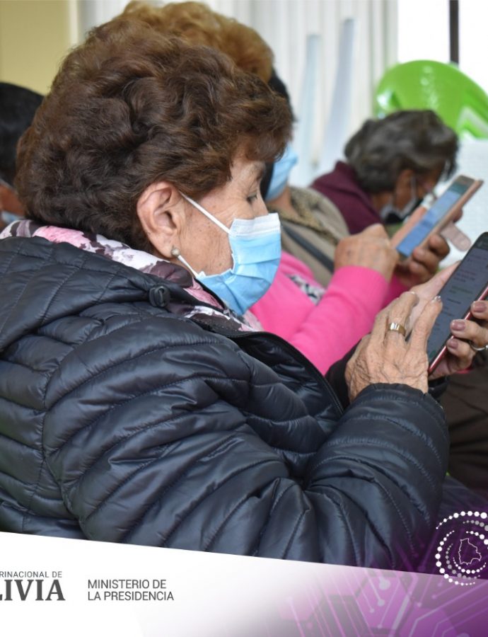 AGETIC lleva a cabo el Acto de Clausura Programa Inclusión Digital Adultos Mayores