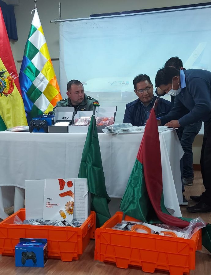 Los kits internacionales de robótica ya llegaron a Bolivia