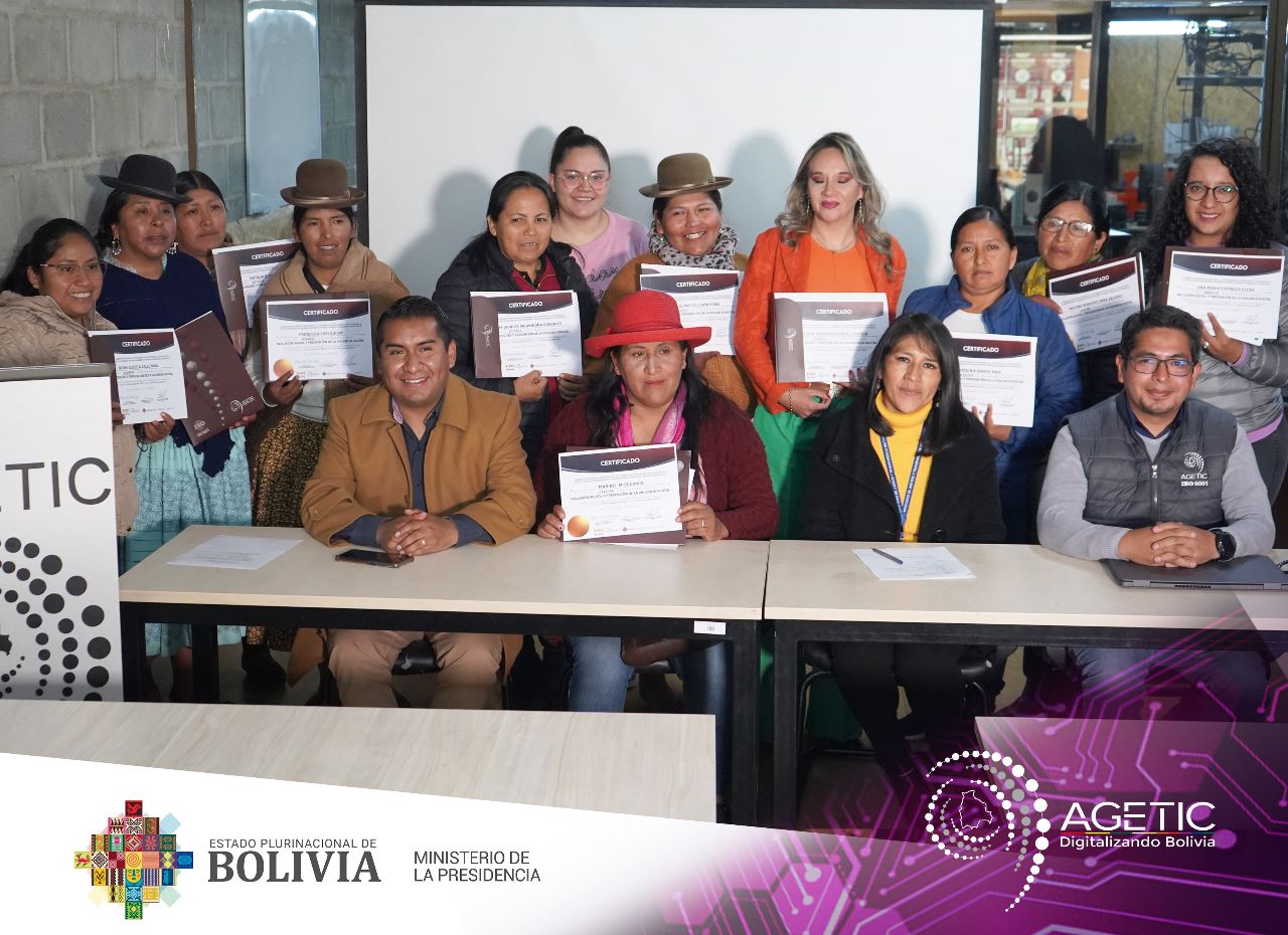 La AGETIC concluye un curso de capacitación en prevención de Violencia Digital de Género, dirigido a Concejalas de La Paz
