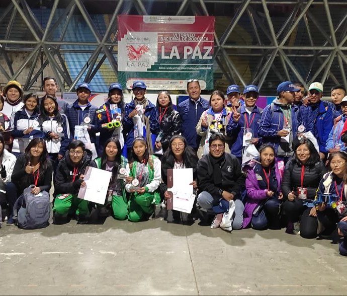 72 jóvenes de los nueve departamento del país clasifican al torneo más importante a nivel nacional, First Global Bolivia