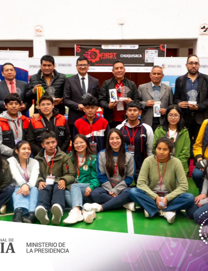 La AGETIC dio inicio al Torneo de Robótica FIRST Bolivia, en su fase departamental, en Chuquisaca