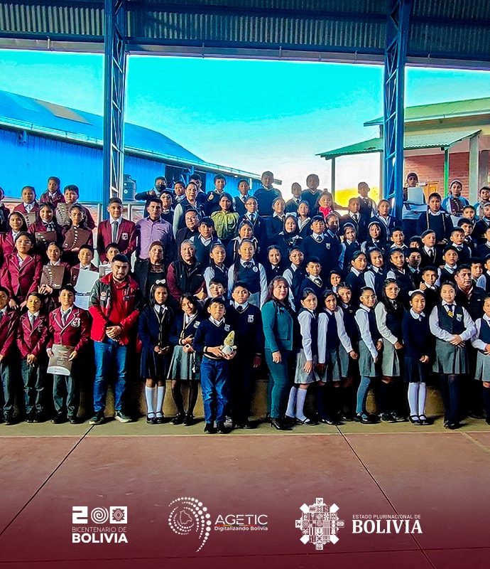 Cetros de Capacitación e Innovación Tecnológica: Más de 900 niños y jóvenes son certificados por la AGETIC