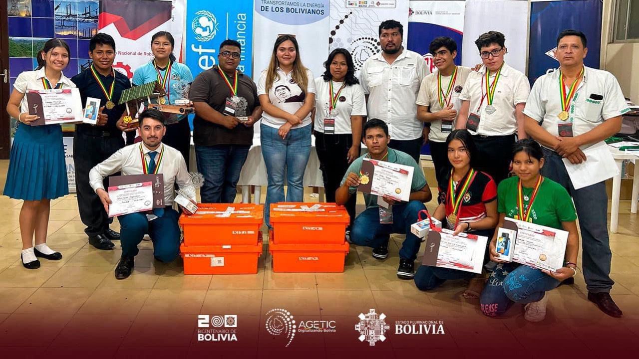 La AGETIC llevó adelante el FIRST Bolivia en el departamento de Beni con total éxito