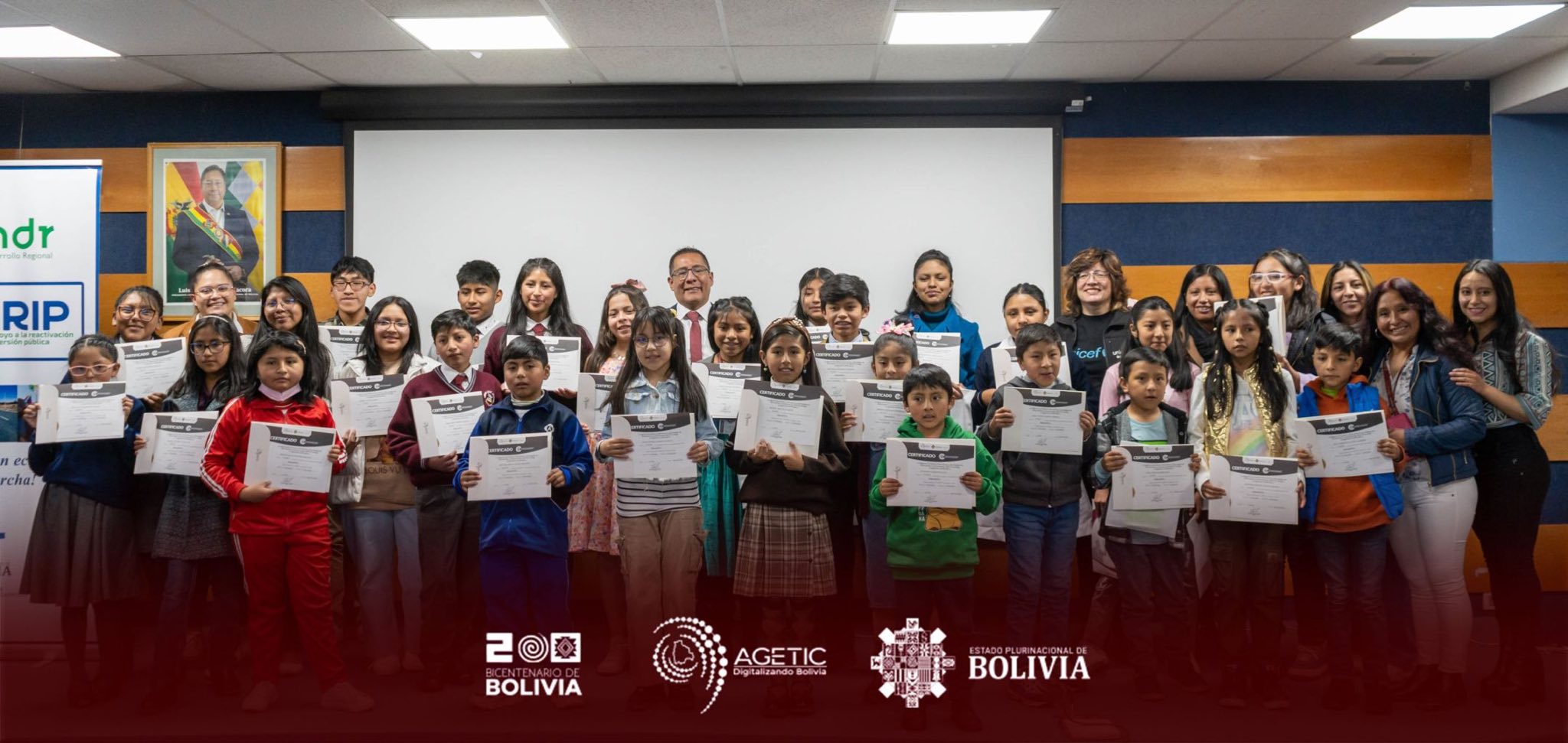 Entrega de Certificaciones del Programa de Seguridad en Línea «CiberneTICs»