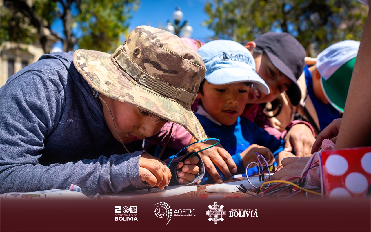 AGETIC y el Gobierno Municipal de Sucre inauguran el segundo Centro de Capacitación e Innovación Tecnológica del Bicentenario